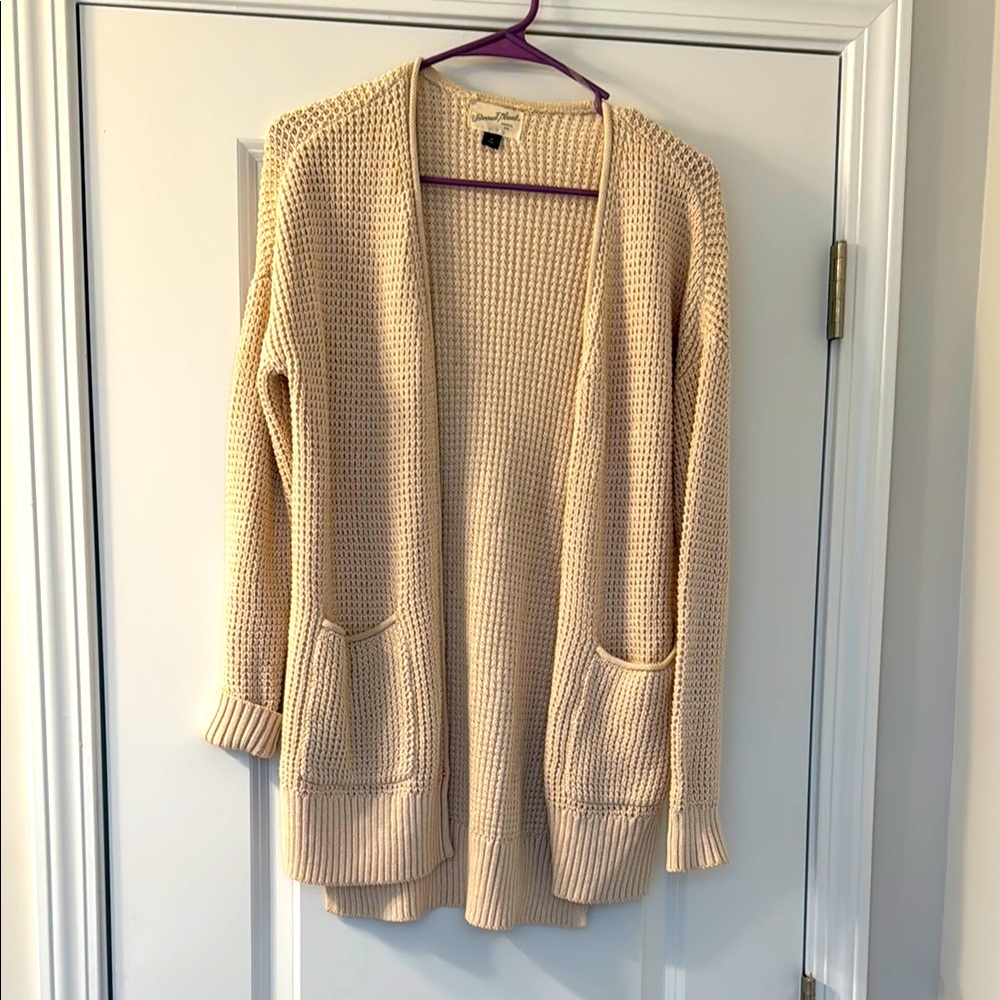 Universal Thread Cream Cardigan Sweater